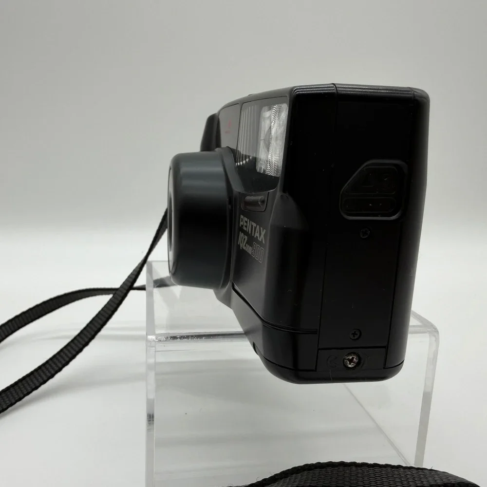 Pentax IQZoom 900 35mm Film Camera 38-90mm Zoom Lens Case Manual Strap